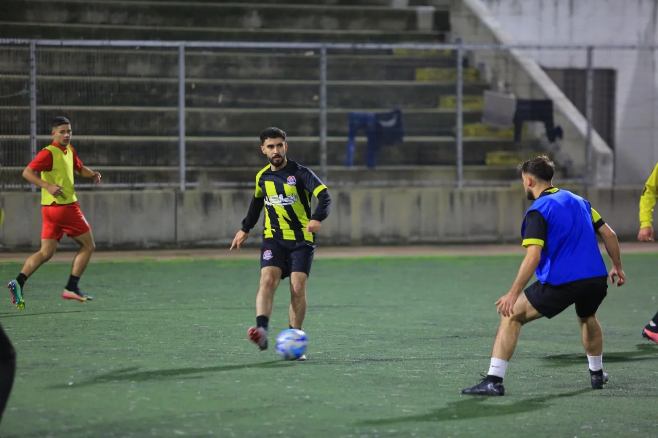 فريقنا الأول يواصل تدريباته ... 