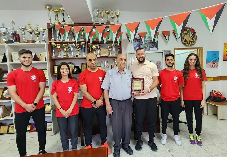 نادي الكرامة وأكاديمية ماستر كوتش يطلقان لعبة المبارزة لأول مرة في مدينة نابلس